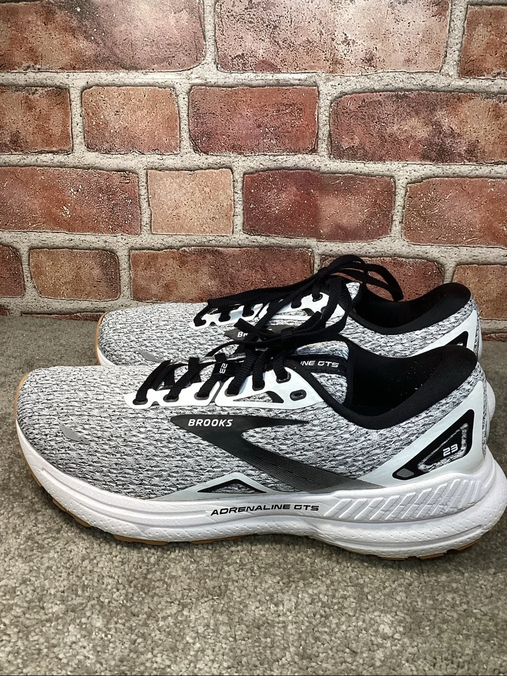 Brooks Adrenaline GTS 23 Men’s running shoes sneakers size 8.5